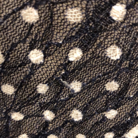 Sleeveless lightweight navy and white swing top - Picture 9 of 10